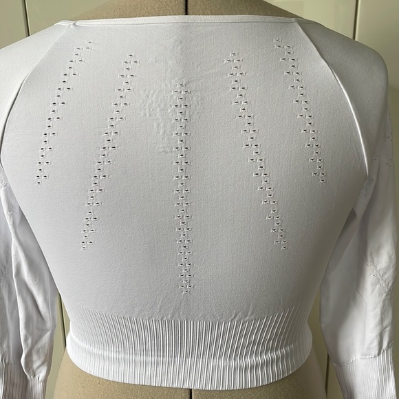 Free People Good Karma Crop Long Sleeve Layer Top In White Size-M/L NWOT - Picture 14 of 16